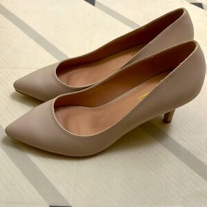 Journee Collection pumps, size 7.5.   New!